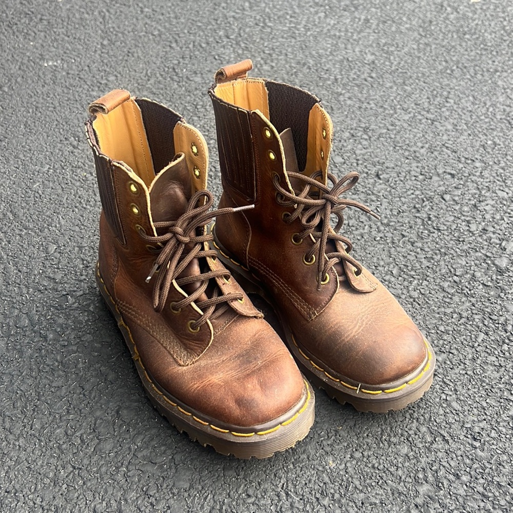 VINTAGE DR MARTINS